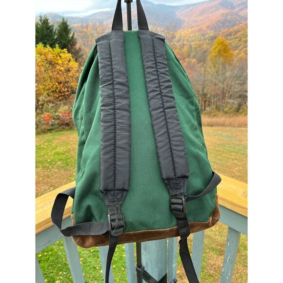 Vintage Jansport Hunter Green Backpack With Suede Bottom & Front Pocket - Picture 2 of 10